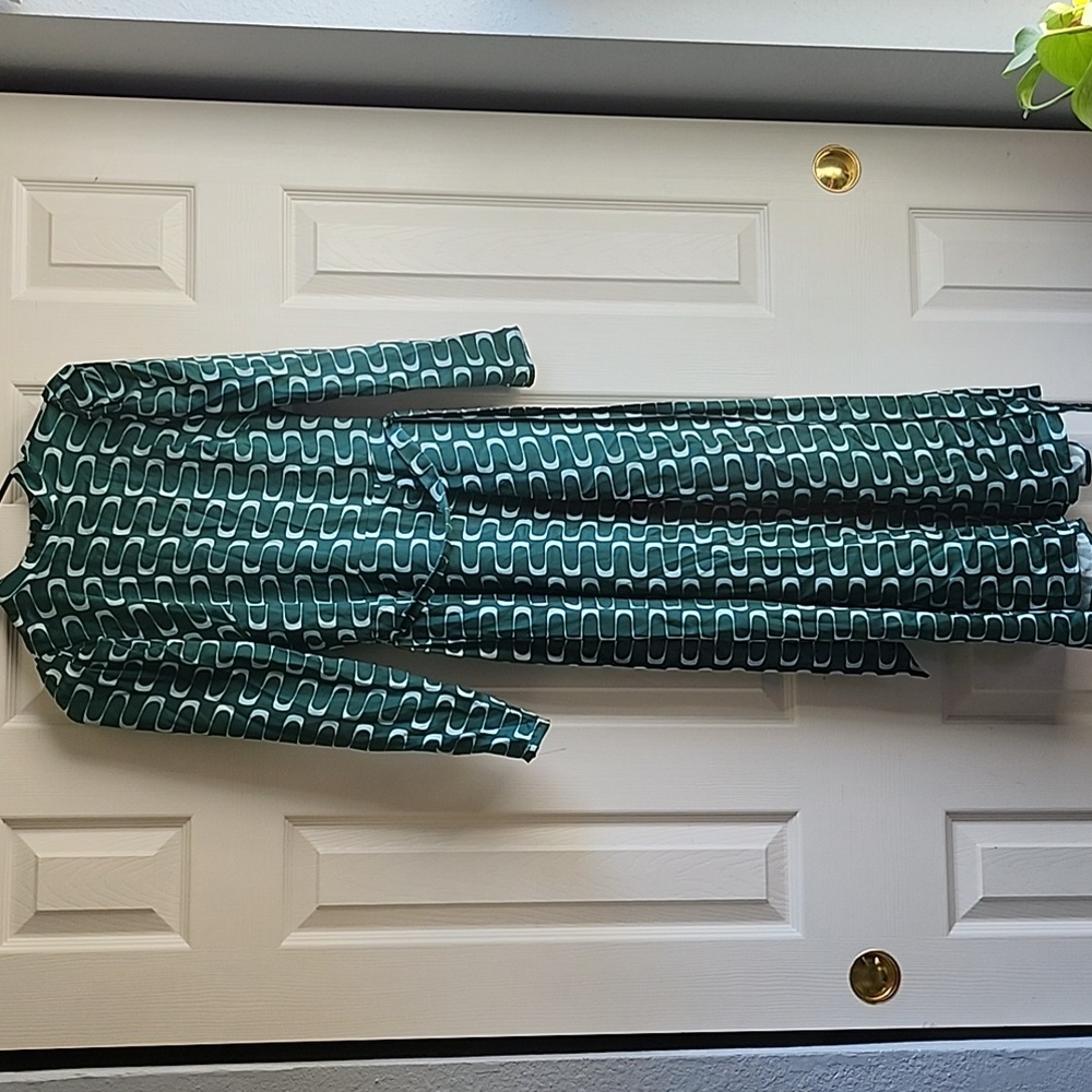 Emerald Print Silk Dress with Belt - Picture 2 of 10